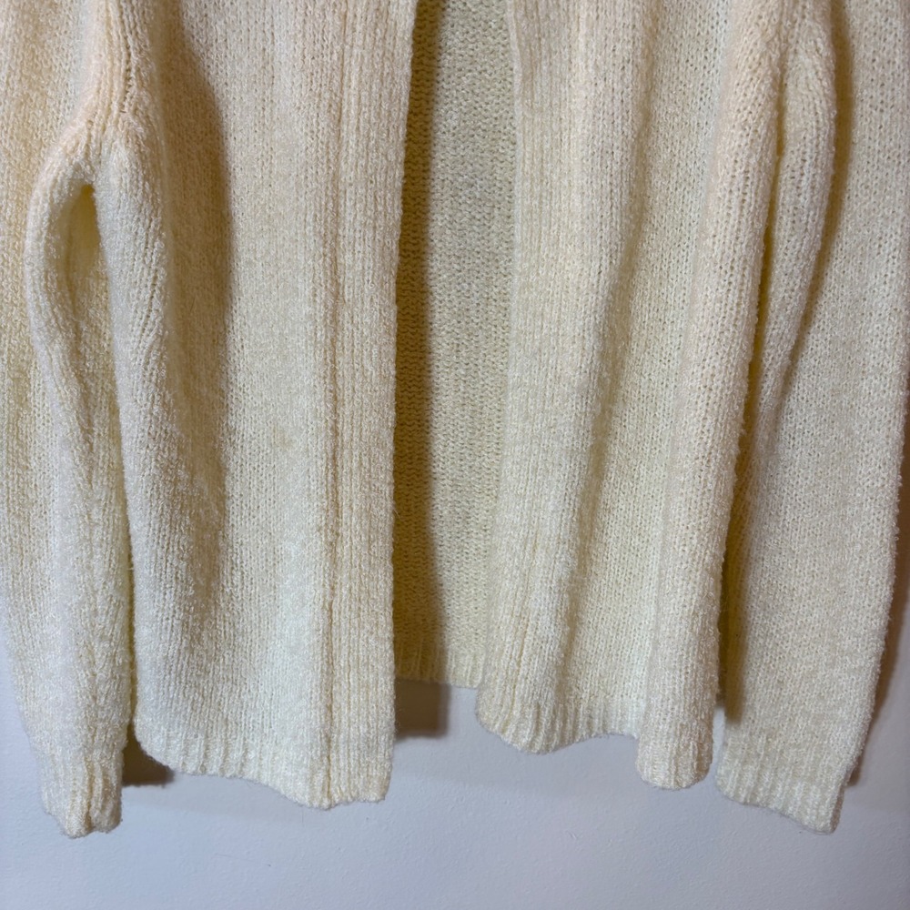 Tilbury‎ Vintage Cream Knit Cardigan Sweater Size Medium - Picture 3 of 6